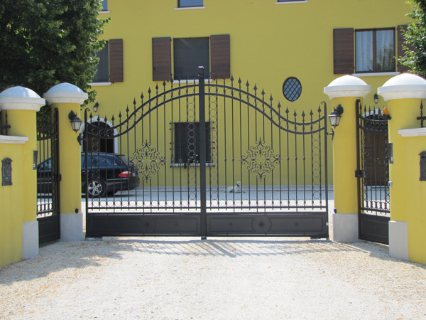cancello_giallo_ca.me